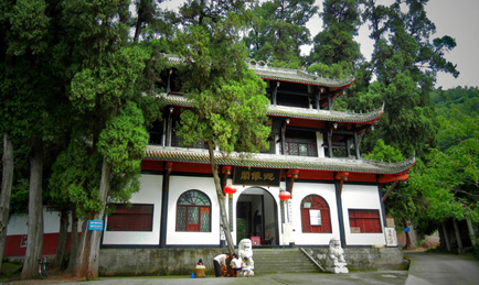 初夏歡樂行，暢游鶴鳴山